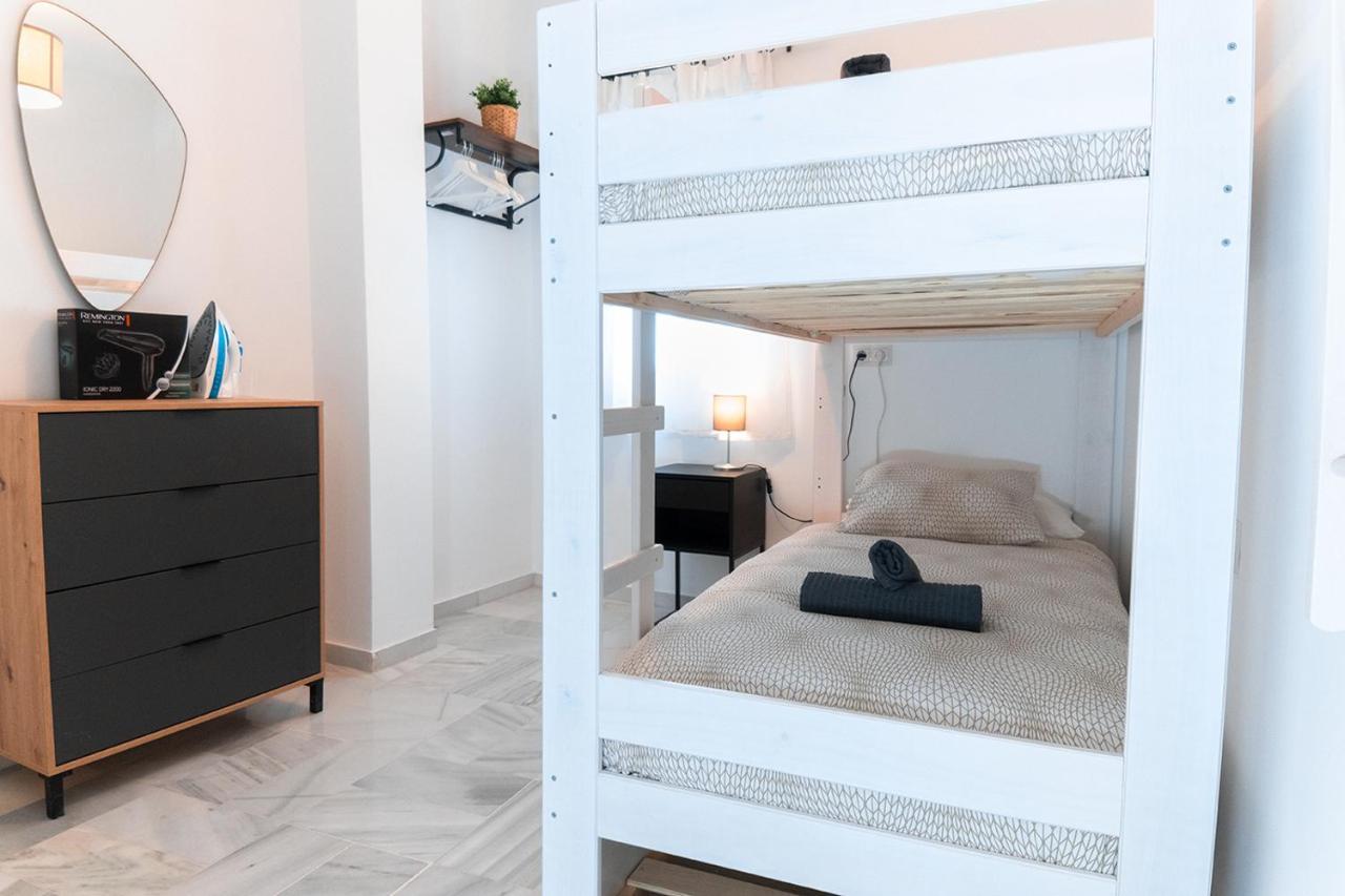 Downtown Apartment With Private Terrace & Jacuzzi Севиля Екстериор снимка